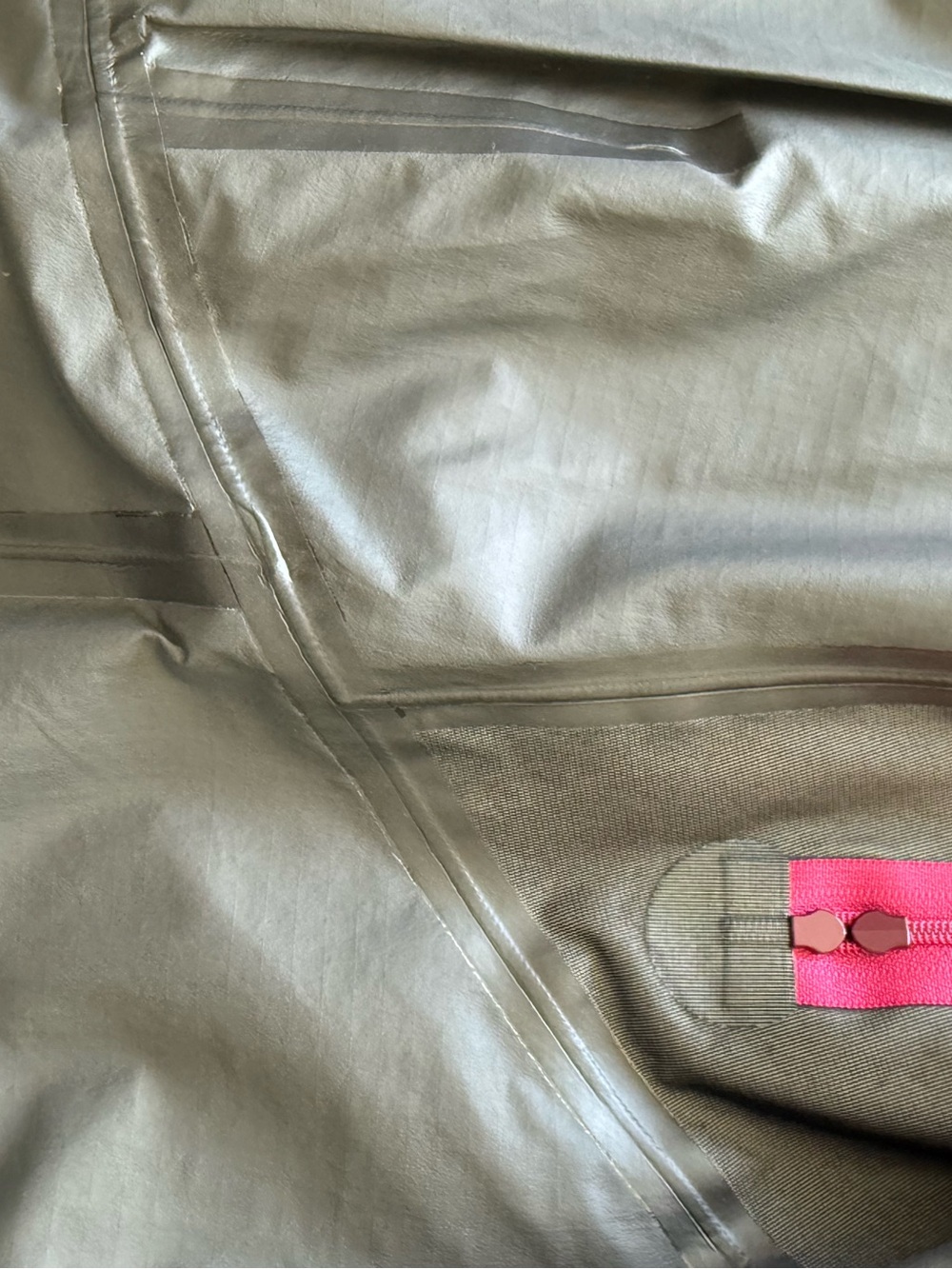 Arc'teryx Women's Magenta Waterproof Beta LT Jacket - Picture 8 of 8